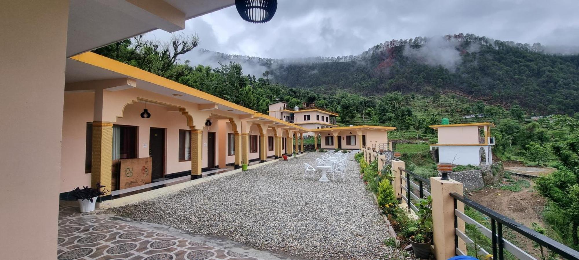 Shri Krishna Farms& Resorts Barkot Exterior photo